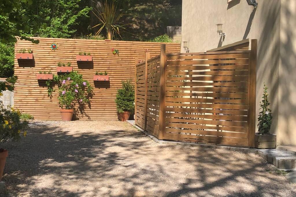 Appartement Au Calme Dans Un Espace Arbore Tourrettes-sur-Loup Exterior foto