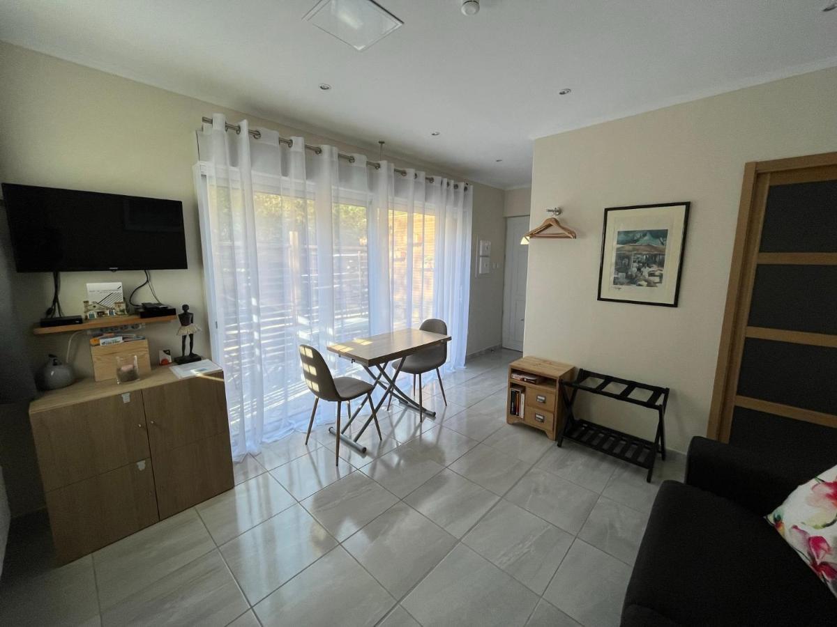 Appartement Au Calme Dans Un Espace Arbore Tourrettes-sur-Loup Exterior foto